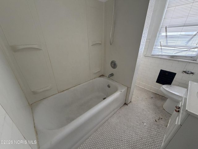 3933 Lockwood Avenue, Toledo, OH 43612