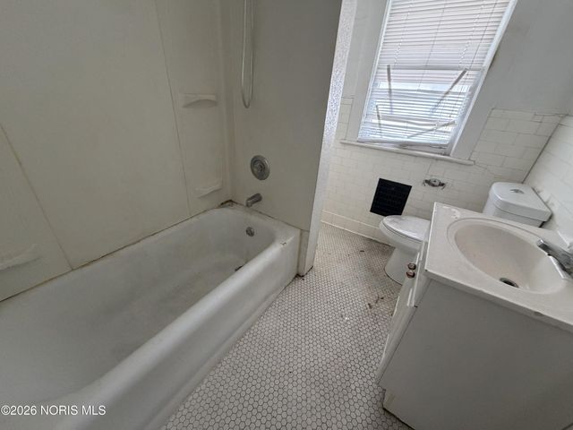 3933 Lockwood Avenue, Toledo, OH 43612