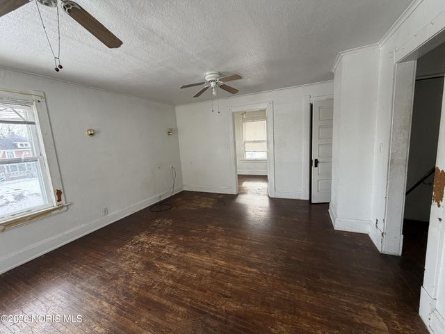 3933 Lockwood Avenue, Toledo, OH 43612