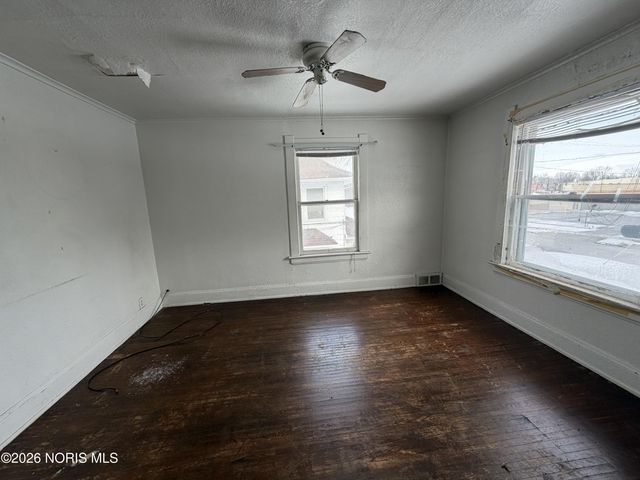 3933 Lockwood Avenue, Toledo, OH 43612