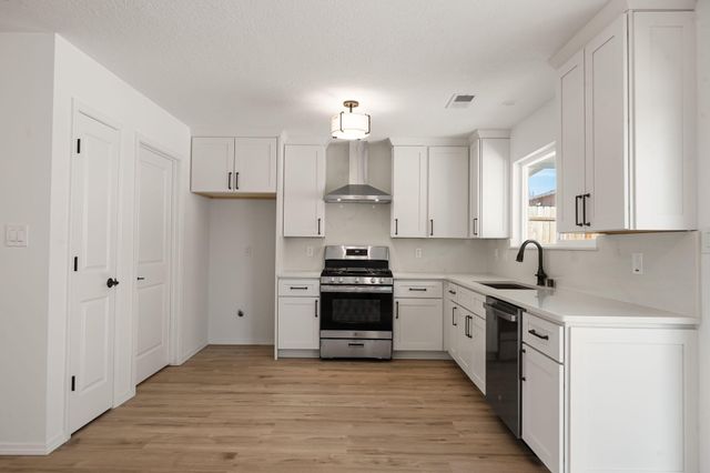 1600 Singletary Drive NE, Albuquerque, NM 87112