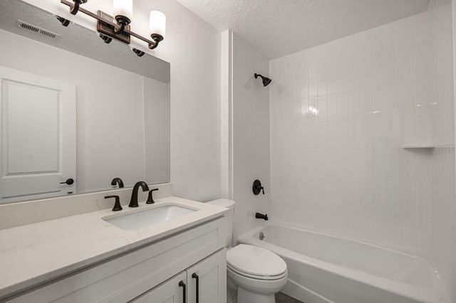 1600 Singletary Drive NE, Albuquerque, NM 87112