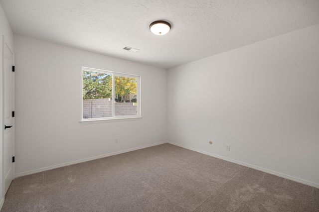 1600 Singletary Drive NE, Albuquerque, NM 87112