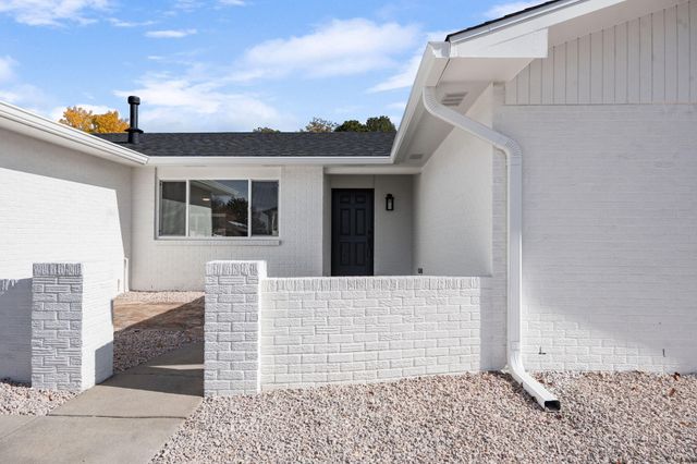 1600 Singletary Drive NE, Albuquerque, NM 87112