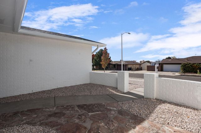 1600 Singletary Drive NE, Albuquerque, NM 87112