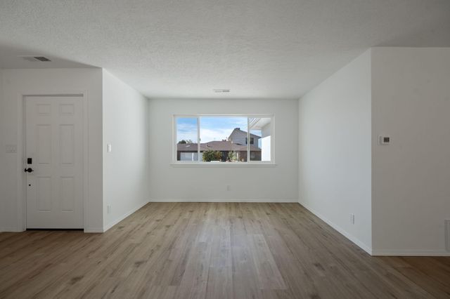 1600 Singletary Drive NE, Albuquerque, NM 87112