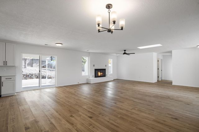 1600 Singletary Drive NE, Albuquerque, NM 87112