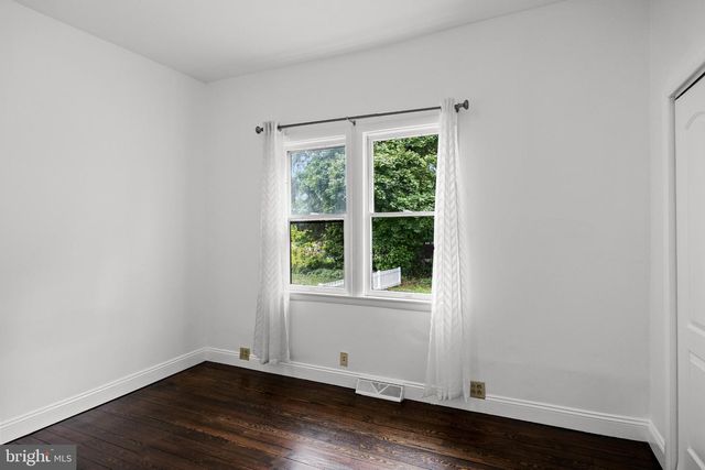 172 E DELAWARE AVE, Florence, NJ 08518