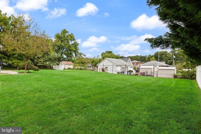 172 E DELAWARE AVE, Florence, NJ 08518