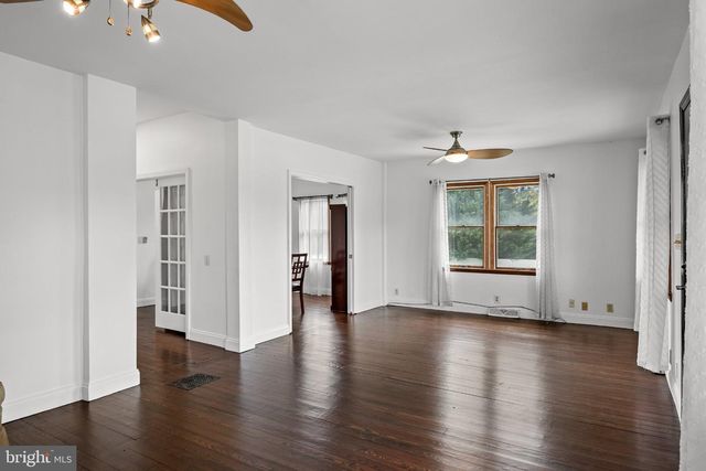 172 E DELAWARE AVE, Florence, NJ 08518