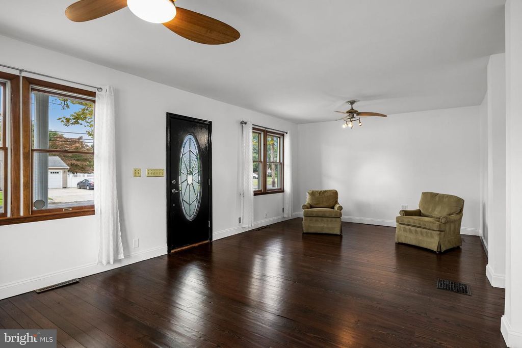 172 E DELAWARE AVE, FLORENCE, NJ 08518 — photo 3
