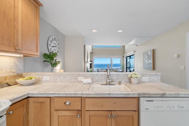 101 Shell Drive 64, Watsonville, CA 95076