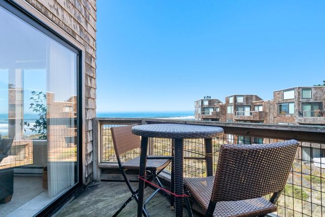 101 Shell Drive 64, Watsonville, CA 95076