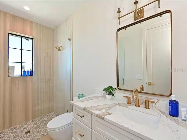 2209 AVENUE B, Bradenton Beach, FL 34217