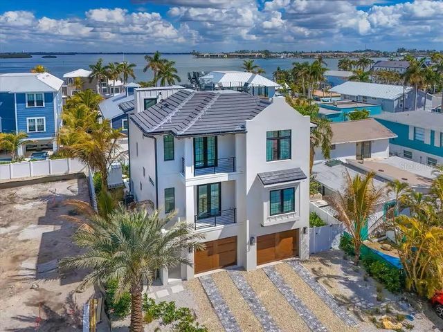 2209 AVENUE B, Bradenton Beach, FL 34217