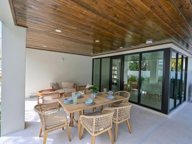 2209 AVENUE B, Bradenton Beach, FL 34217