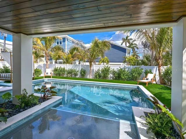 2209 AVENUE B, Bradenton Beach, FL 34217