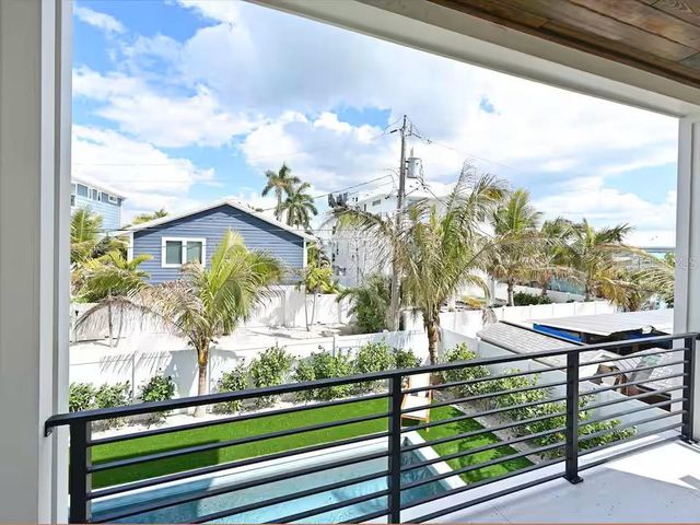 2209 AVENUE B, Bradenton Beach, FL 34217
