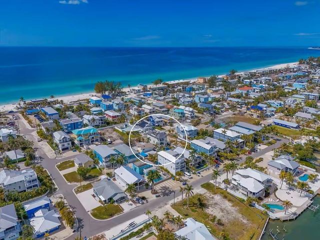 2209 AVENUE B, Bradenton Beach, FL 34217
