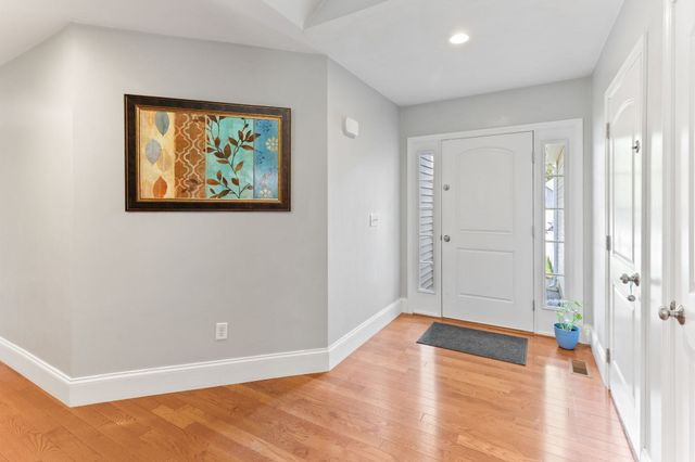 12 Waterford Circle, Dighton, MA 02715