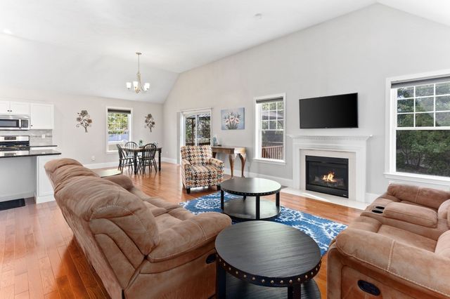 12 Waterford Circle, Dighton, MA 02715