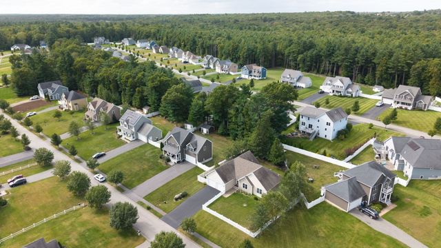 12 Waterford Circle, Dighton, MA 02715