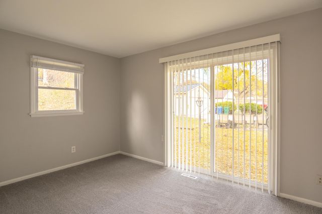 6418 Knoll Street N, Golden Valley, MN 55427