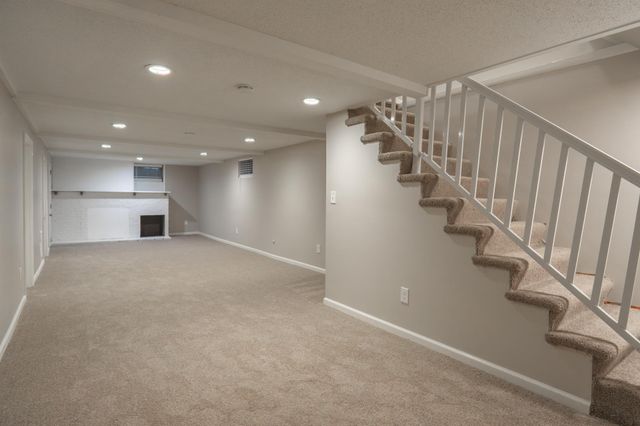 6418 Knoll Street N, Golden Valley, MN 55427