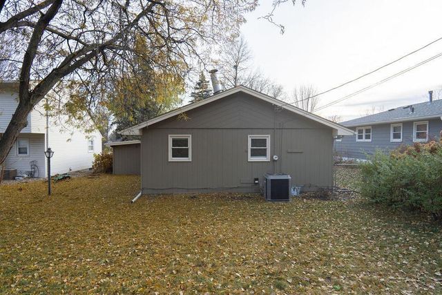 6418 Knoll Street N, Golden Valley, MN 55427