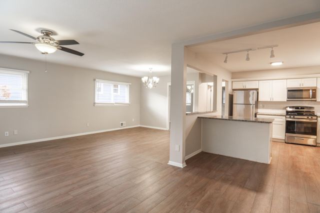 6418 Knoll Street N, Golden Valley, MN 55427