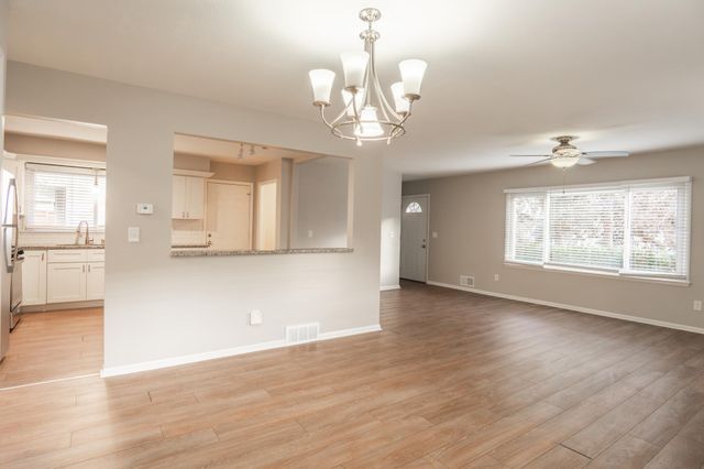 6418 Knoll Street N, Golden Valley, MN 55427