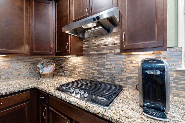 512 Martin Creek LN, Georgetown, TX 78633