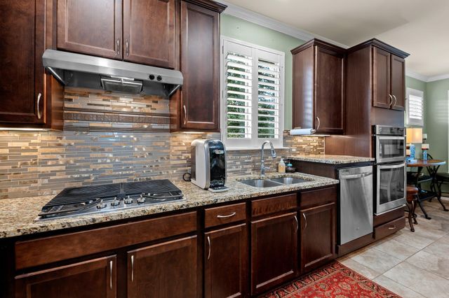 512 Martin Creek LN, Georgetown, TX 78633