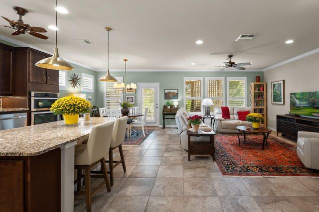 512 Martin Creek LN, Georgetown, TX 78633