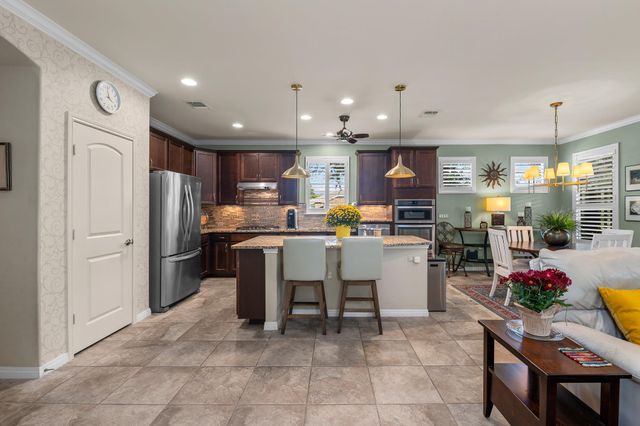 512 Martin Creek LN, Georgetown, TX 78633