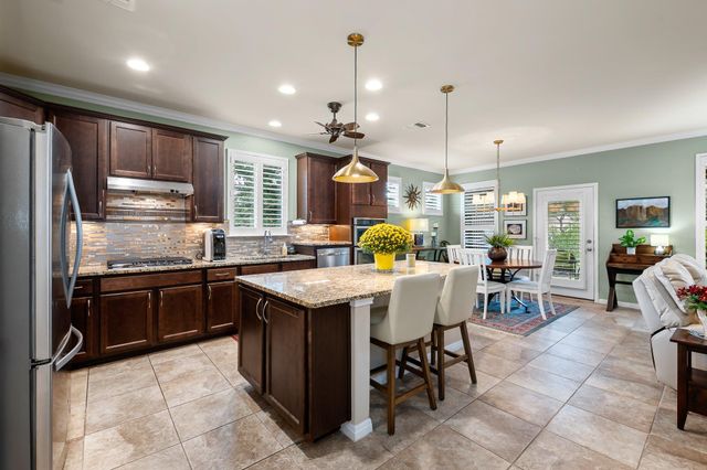 512 Martin Creek LN, Georgetown, TX 78633