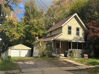 211 W 58th Street, Ashtabula, OH 44004
