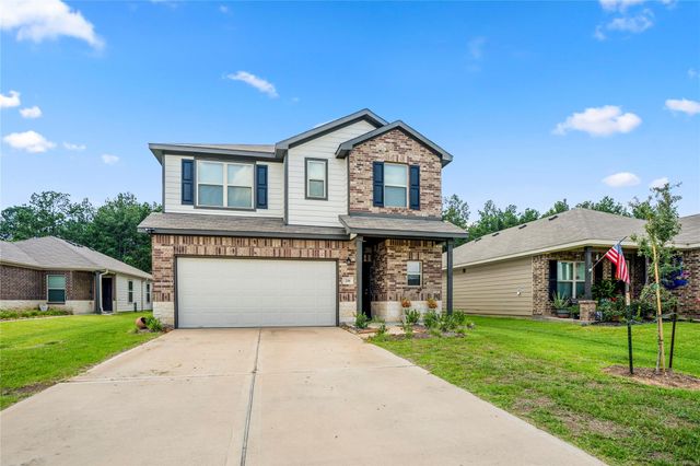 210 Bellewood Manor Drive, Magnolia, TX 77354