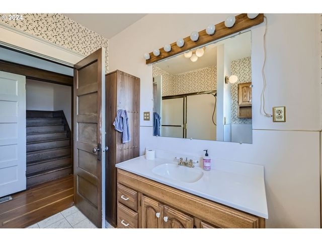 234 LOVES Ave, Woodland, WA 98674