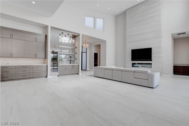 10949 Rossa Peak Avenue, Las Vegas, NV 89135