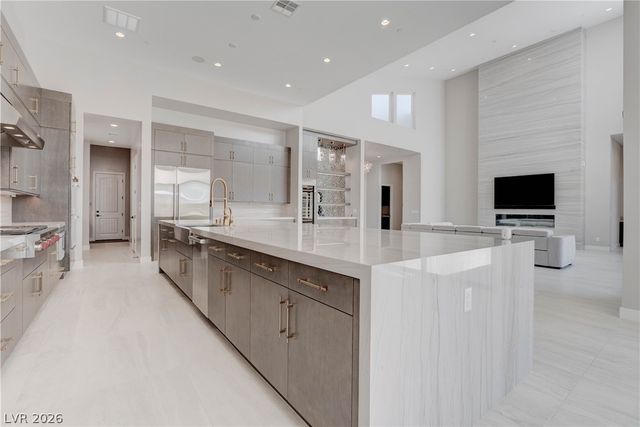 10949 Rossa Peak Avenue, Las Vegas, NV 89135