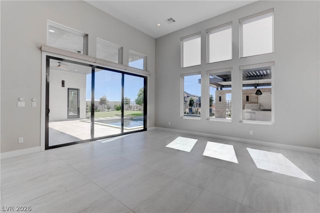 10949 Rossa Peak Avenue, Las Vegas, NV 89135
