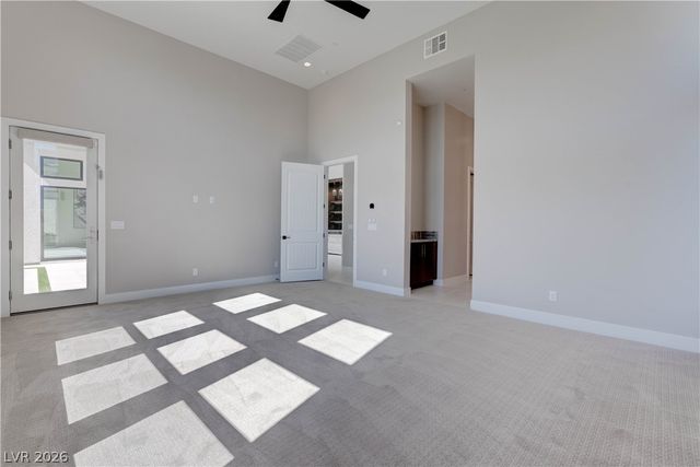 10949 Rossa Peak Avenue, Las Vegas, NV 89135