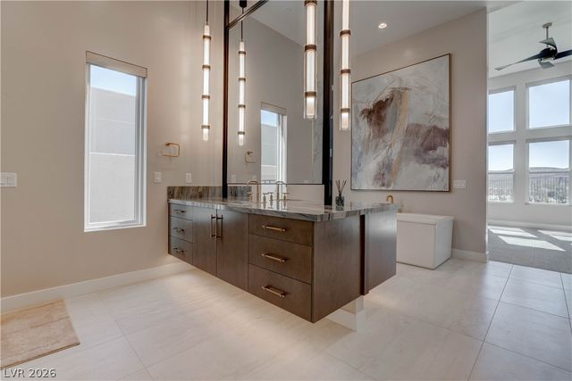 10949 Rossa Peak Avenue, Las Vegas, NV 89135