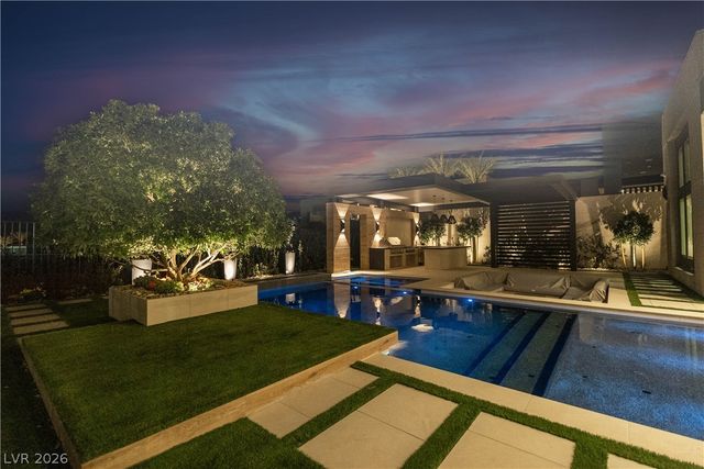 10949 Rossa Peak Avenue, Las Vegas, NV 89135