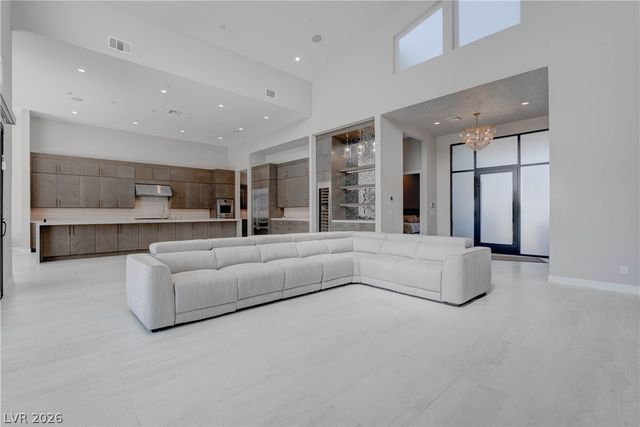 10949 Rossa Peak Avenue, Las Vegas, NV 89135