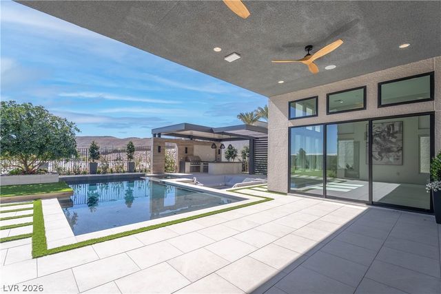 10949 Rossa Peak Avenue, Las Vegas, NV 89135
