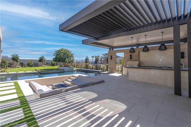 10949 Rossa Peak Avenue, Las Vegas, NV 89135