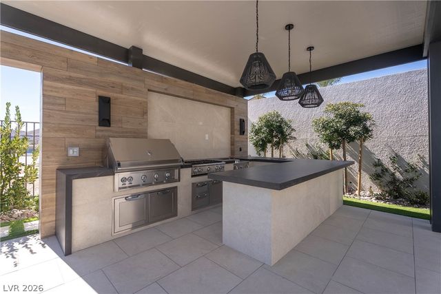 10949 Rossa Peak Avenue, Las Vegas, NV 89135