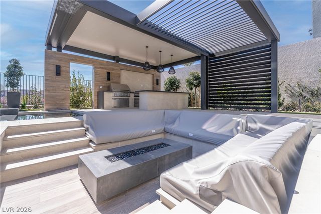 10949 Rossa Peak Avenue, Las Vegas, NV 89135